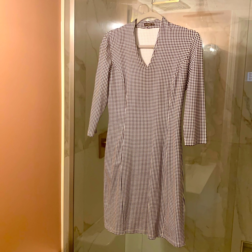 J Mclaughlin Ivana Dress In Catalina Fabric. Gem